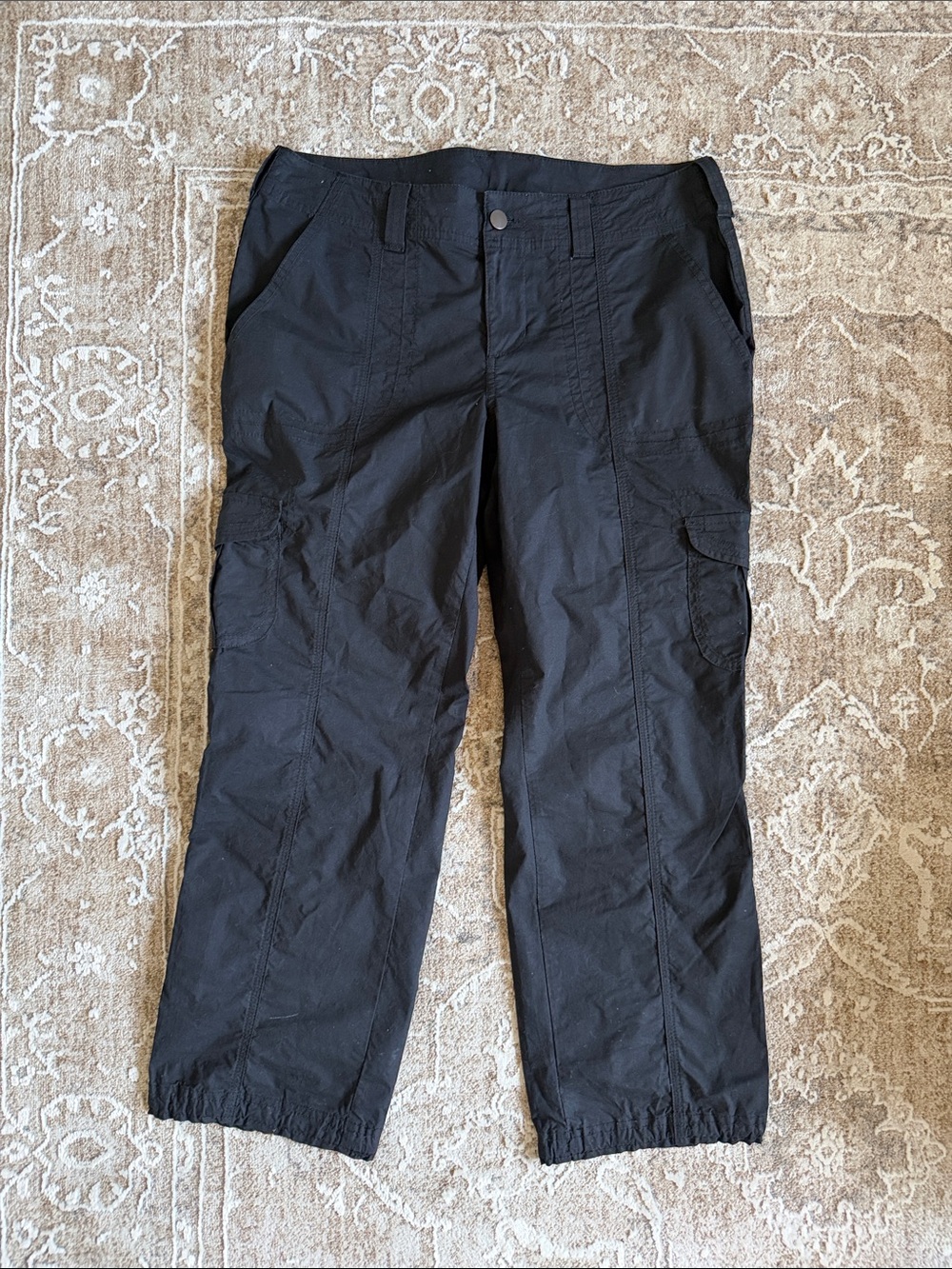 Boston Proper Black Cropped Cargo Pants Size 8 (fits like6)